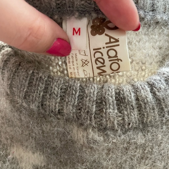 SOLD Vintage Icelandic Wool Sweater - Picture 2 of 2
